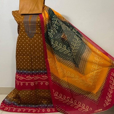 কাশ্মীরি থ্রি-পিস
