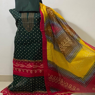 কাশ্মীরি থ্রি-পিস